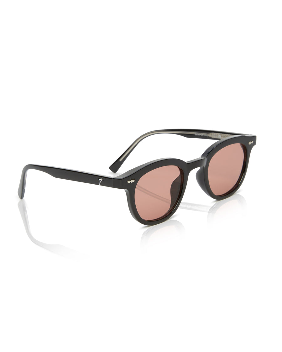 Noxie – Black/Red detail