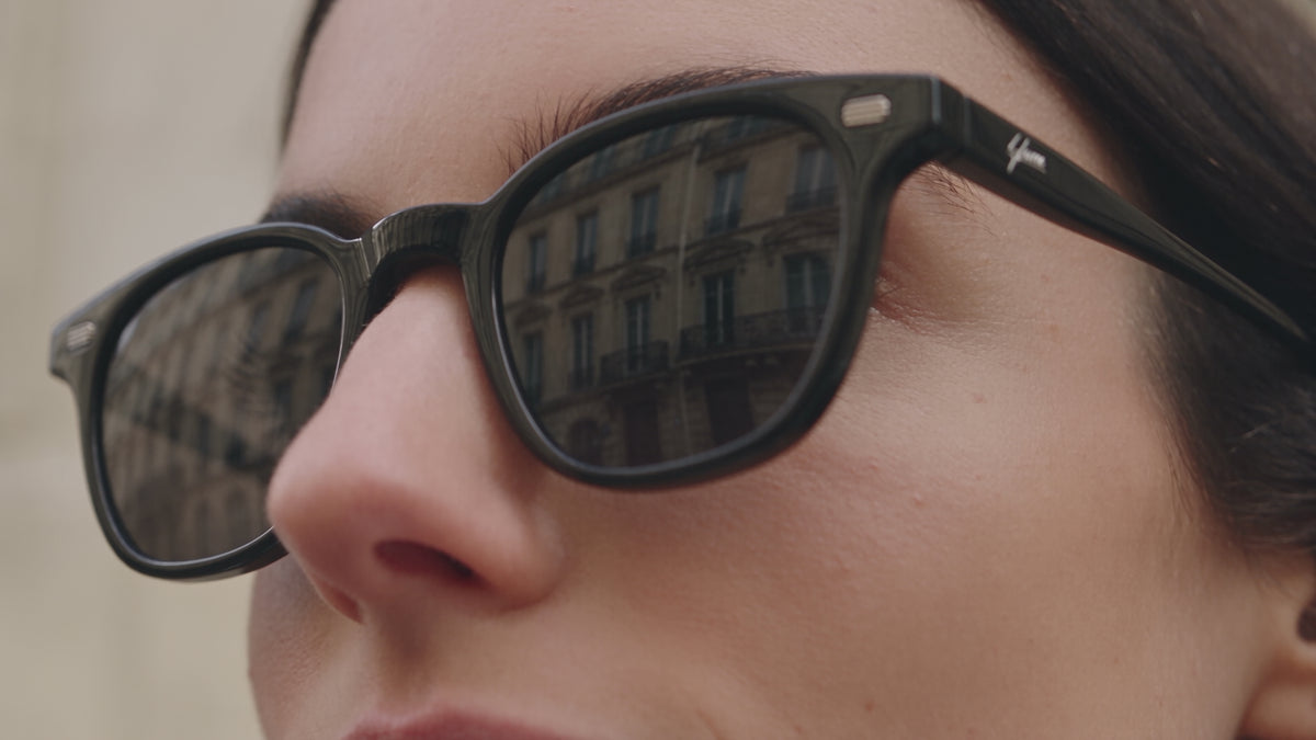 Video: model wearing Yume Lucid – Black sunglasses